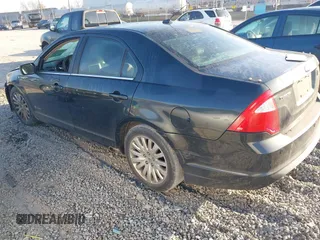 2010 Ford Fusion Hybrid with VIN 3FADP0L32AR100367, listed as a IAAI auction lot 41770303 with 253,334 mi miles. Bid and sale history available at carsss.com. Image 3.