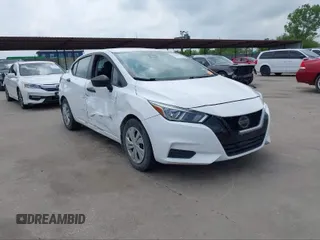 2020 Nissan Versa S z VIN 3N1CN8DV9LL879592, wystawiony jako IAAI lot #40683301 z przebiegiem 73 545 mil mil oraz . Historia ofert i sprzedaży dostępna na DreamBid. Obrazek 1.
