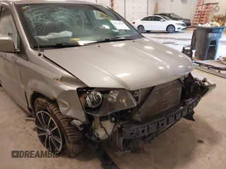 2018 Dodge Grand Caravan SXT z VIN 2C4RDGCG9JR137703, wystawiony jako IAAI lot #41512024 z przebiegiem 113 860 mil mil oraz . Historia ofert i sprzedaży dostępna na DreamBid. Obrazek 6.