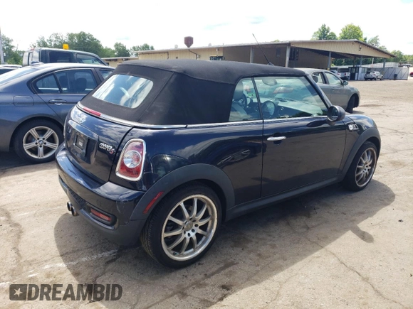 2012 MINI Convertible S z VIN WMWZP3C58CT550011, wystawiony jako Copart lot #57512034 z przebiegiem 71 366 mil mil oraz Szkoda całkowita • Salvage title. Historia ofert i sprzedaży dostępna na DreamBid. Obrazek 3.