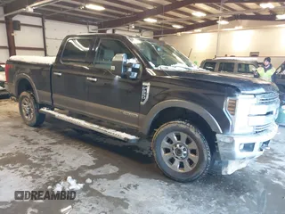 2018 Ford Super Duty F-250 SRW XL with VIN 1FT7W2BT3JEB00064, listed as a IAAI auction lot 41331775 with 171,569 mi miles. Bid and sale history available at carsss.com. Image 1.