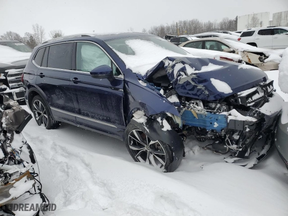 2024 Volkswagen Tiguan SEL R-Line with VIN 3VV4B7AX5RM128438, listed as a Copart auction lot 43714155 with 7,518 mi miles and Salvage Title. Bid and sale history available at carsss.com. Image 4.