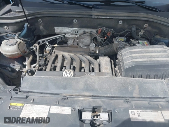 2018 Volkswagen Atlas SE with VIN 1V2KR2CA8JC575136, listed as a IAAI auction lot 42145011 with 139,107 mi miles and . Bid and sale history available at DreamBid. Image 10.