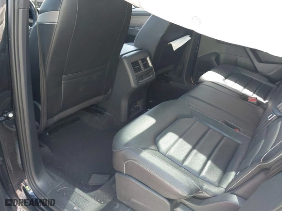 2022 Volkswagen Atlas Cross Sport 3.6L V6 SEL Premium R-Line with VIN 1V2FE2CA0NC201638, listed as a IAAI auction lot 41870251 with 45,373 mi miles. Bid and sale history available at carsss.com. Image 8.
