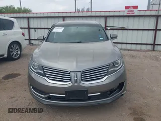 2016 Lincoln MKX Select with VIN 2LMTJ6KR8GBL63843, listed as a IAAI auction lot 41936801 with 96,829 mi miles. Bid and sale history available at carsss.com. Image 12.