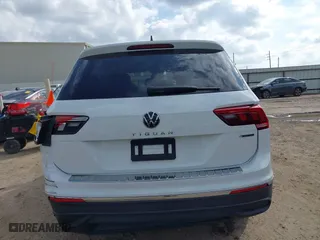 2024 Volkswagen Tiguan Wolfsburg Edition with VIN 3VV5B7AX8RM233687, listed as a IAAI auction lot 41504709 with 2,387 mi miles. Bid and sale history available at carsss.com. Image 16.