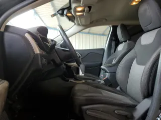 2018 Jeep Cherokee Latitude Tech Connect with VIN 1C4PJLCBXJD552982, listed as a Copart auction lot 49945225 with 157,930 mi miles and Salvage title. Bid and sale history available at DreamBid. Image 7.