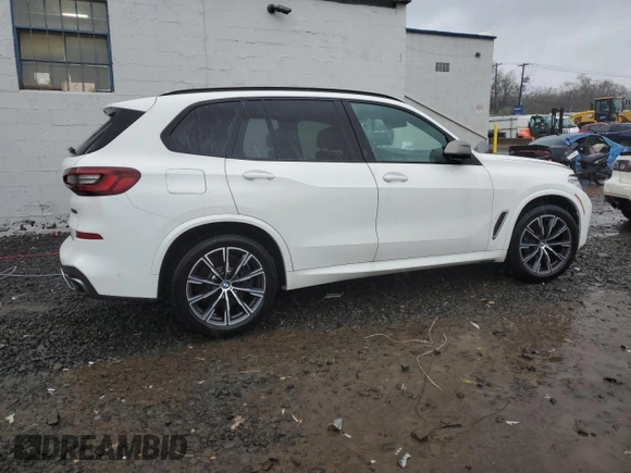 2020 BMW X5 M50i with VIN 5UXJU4C08L9C39129, listed as a Copart auction lot 48999914 with 32,851 mi miles and Salvage Title. Bid and sale history available at carsss.com. Image 3.