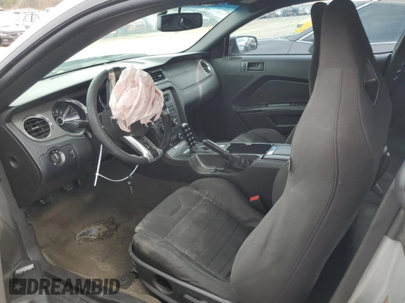 2014 Ford Mustang V6 with VIN 1ZVBP8AM5E5240852, listed as a Copart auction lot 43550315 with 195,614 mi miles and Salvage Title. Bid and sale history available at DreamBid. Image 7.