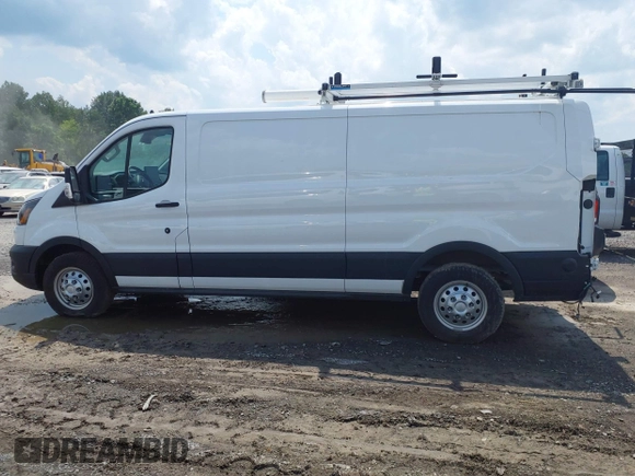2024 Ford Transit z VIN 1FTYE2Y87RKA82840, wystawiony jako IAAI lot #42644818 z przebiegiem 10 940 mil mil oraz . Historia ofert i sprzedaży dostępna na DreamBid. Obrazek 14.