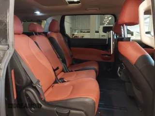 2024 Kia Carnival SX Prestige with VIN KNDNE5H39R6423849, listed as a IAAI auction lot 41586526 with 17,545 mi miles and . Bid and sale history available at DreamBid. Image 8.
