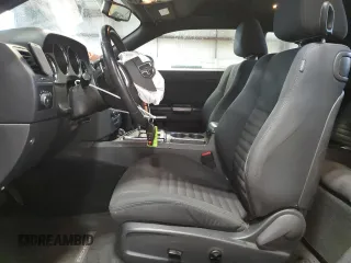 2014 Dodge Challenger R/T z VIN 2C3CDYBT1EH195041, wystawiony jako Copart lot #52693425 z przebiegiem 75 600 mil mil oraz Szkoda całkowita • Salvage title. Historia ofert i sprzedaży dostępna na DreamBid. Obrazek 7.