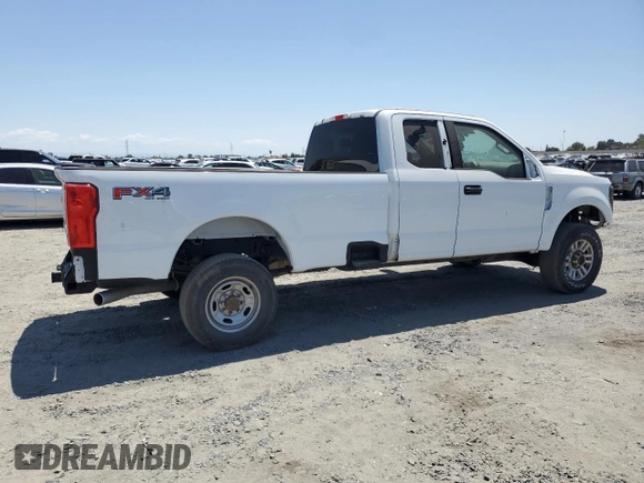 2017 Ford F-250 XLT with VIN 1FT7X2B63HEB19120, listed as a Copart auction lot 62352925 with Not provided miles and Salvage title. Bid and sale history available at DreamBid. Image 3.