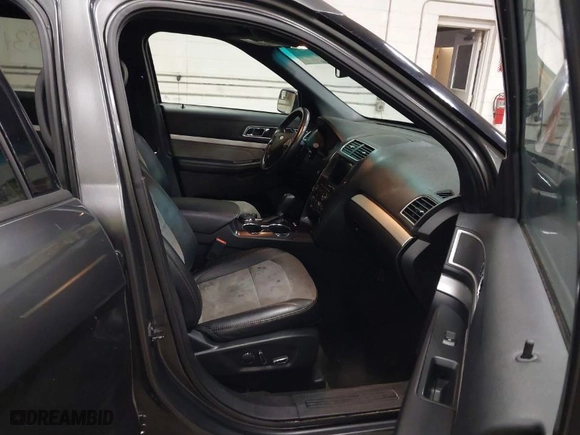 2017 Ford Explorer XLT with VIN 1FM5K8D81HGD27004, listed as a IAAI auction lot 41760831 with 107,187 mi miles. Bid and sale history available at carsss.com. Image 5.