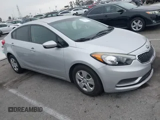 2016 Kia Forte LX z VIN KNAFK4A61G5463466, wystawiony jako IAAI lot #42385579 z przebiegiem 82 806 mil mil oraz . Historia ofert i sprzedaży dostępna na DreamBid. Obrazek 1.