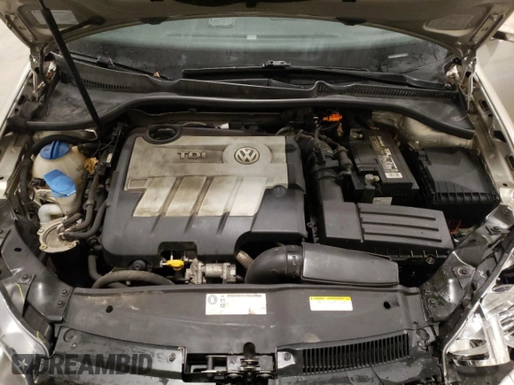 2014 Volkswagen Jetta TDI w/Sunroof & Nav with VIN 3VWPL7AJ0EM611721, listed as a Copart auction lot 86724684 with 127,030 mi miles and Salvage title. Bid and sale history available at DreamBid. Image 11.