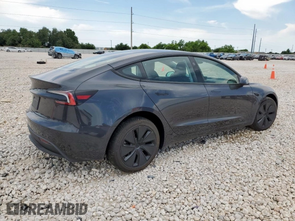 2025 Tesla Model 3 Long Range z VIN 5YJ3E1EA5SF000814, wystawiony jako Copart lot #57821595 z przebiegiem 727 mil mil oraz Szkoda całkowita • Salvage title. Historia ofert i sprzedaży dostępna na DreamBid. Obrazek 3.