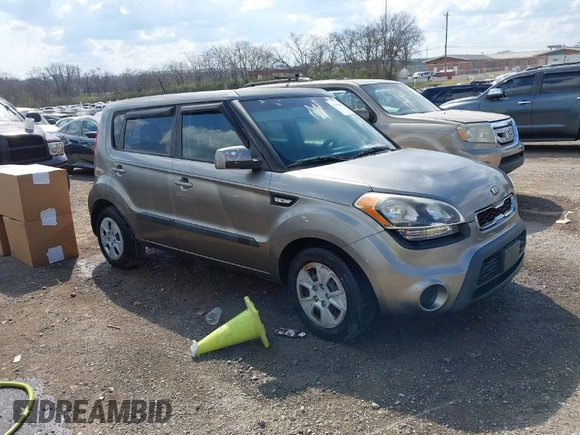 2013 Kia Soul with VIN KNDJT2A54D7584952, listed as a IAAI auction lot 41788096 with 166,771 mi miles. Bid and sale history available at carsss.com. Image 1.