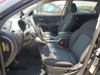2016 Kia Sportage LX z VIN KNDPBCAC2G7876587, wystawiony jako Copart lot #58756655 z przebiegiem 149 571 mil mil oraz Czysty tytuł • Clean title. Historia ofert i sprzedaży dostępna na DreamBid. Obrazek 7.