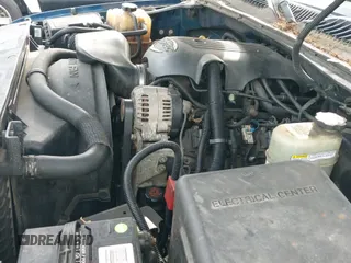 2002 Chevrolet Silverado 1500 LS с VIN 2GCEC19T421315911, выставлен на аукционе IAAI как лот 42451778 с пробегом 362 601 миль миль и . История ставок и продаж доступна на DreamBid. Изображение 12.