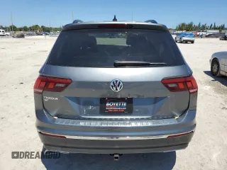 2020 Volkswagen Tiguan SE z VIN 3VV3B7AX9LM083040, wystawiony jako Copart lot #49855254 z przebiegiem 76 171 mil mil oraz Nie do naprawy • Non repairable. Historia ofert i sprzedaży dostępna na DreamBid. Obrazek 6.