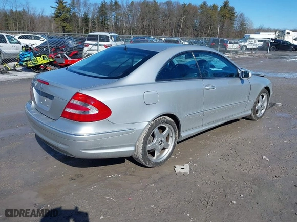 2003 Mercedes-Benz CLK-Class 5.0L with VIN WDBTJ75J03F059702, listed as a IAAI auction lot 41687017 with 185,854 mi miles. Bid and sale history available at carsss.com. Image 4.