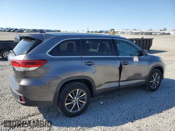 2017 Toyota Highlander XLE with VIN 5TDJZRFH5HS456984, listed as a Copart auction lot 50780025 with 113,287 mi miles and Salvage title. Bid and sale history available at DreamBid. Image 3.