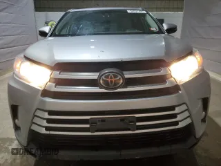 2018 Toyota Highlander SE z VIN 5TDJZRFH0JS861771, wystawiony jako Copart lot #58091495 z przebiegiem 210 862 mil mil oraz Szkoda całkowita • Salvage title. Historia ofert i sprzedaży dostępna na DreamBid. Obrazek 5.