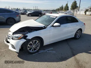 2016 Mercedes-Benz C 300 z VIN 55SWF4JBXGU096861, wystawiony jako Copart lot #53741065 z przebiegiem 92 054 mil mil oraz Szkoda całkowita • Salvage title. Historia ofert i sprzedaży dostępna na DreamBid. Obrazek 1.