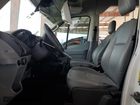 2017 Ford Transit XL z VIN 1FMZK1CM4HKA74121, wystawiony jako Copart lot #52691055 z przebiegiem 335 470 mil mil oraz Szkoda całkowita • Salvage title. Historia ofert i sprzedaży dostępna na DreamBid. Obrazek 7.