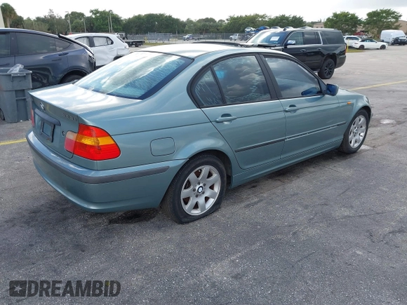2005 BMW 3 Series 325i with VIN WBAEV33415KW16936, listed as a IAAI auction lot 41094134 with 208,794 mi miles. Bid and sale history available at carsss.com. Image 4.