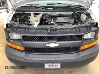 2017 Chevrolet Express Cargo z VIN 1GCWGBFF2H1177944, wystawiony jako IAAI lot #42596518 z przebiegiem 138 429 mil mil oraz . Historia ofert i sprzedaży dostępna na DreamBid. Obrazek 13.
