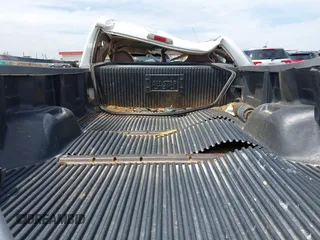 1999 Ford F-250 XL z VIN 1FTNX20S5XEA25763, wystawiony jako IAAI lot #42353584 z przebiegiem Nie podano mil oraz . Historia ofert i sprzedaży dostępna na DreamBid. Obrazek 8.