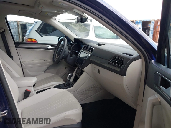 2024 Volkswagen Tiguan SE with VIN 3VVNB7AX0RM057508, listed as a IAAI auction lot 42816004 with 9,334 mi miles and . Bid and sale history available at DreamBid. Image 5.