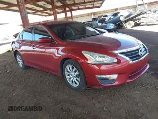 2015 Nissan Altima 2.5 S with VIN 1N4AL3APXFN371256, listed as a IAAI auction lot 41993912 with 184,754 mi miles. Bid and sale history available at carsss.com. Image 1.