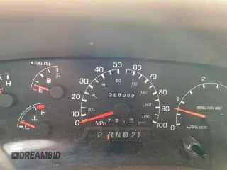 1999 Ford F-250 XL with VIN 1FTNX21F3XEA60268, listed as a Copart auction lot 57728745 with 288,983 mi miles and Clean title. Bid and sale history available at DreamBid. Image 8.