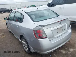 2010 Nissan Sentra S z VIN 3N1AB6AP1AL695996, wystawiony jako IAAI lot #42450128 z przebiegiem 199 606 mil mil oraz . Historia ofert i sprzedaży dostępna na DreamBid. Obrazek 14.