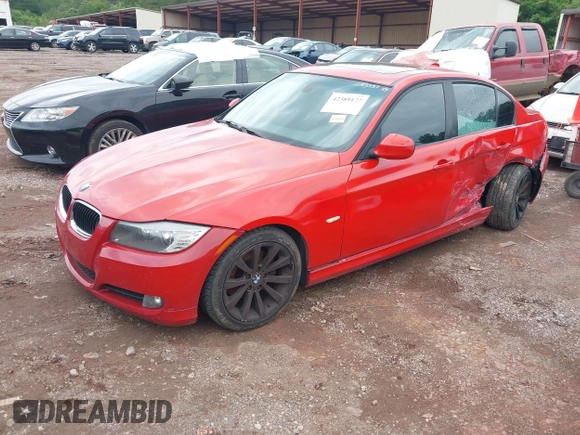 2011 BMW 3 Series 328i z VIN WBAPH7C5XBE683545, wystawiony jako IAAI lot #42389177 z przebiegiem 164 429 mil mil oraz . Historia ofert i sprzedaży dostępna na DreamBid. Obrazek 2.