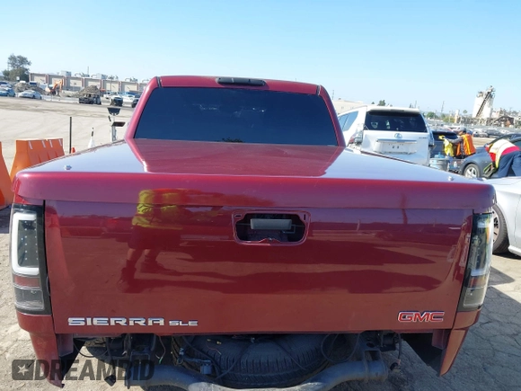 2008 GMC Sierra 1500 SLE1 z VIN 3GTEC13J58G286748, wystawiony jako IAAI lot #42300508 z przebiegiem 192 657 mil mil oraz . Historia ofert i sprzedaży dostępna na DreamBid. Obrazek 17.