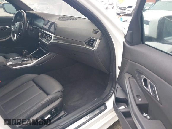2020 BMW 3 Series 330i z VIN 3MW5R1J08L8B15226, wystawiony jako IAAI lot #41885915 z przebiegiem 75 347 mil mil oraz . Historia ofert i sprzedaży dostępna na DreamBid. Obrazek 5.