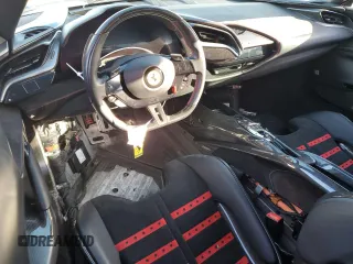 2022 Ferrari SF90 z VIN ZFF95NLA6N0276511, wystawiony jako Copart lot #45742815 z przebiegiem Nie podano mil oraz Szkody całkowita. Historia ofert i sprzedaży dostępna na DreamBid. Obrazek 8.
