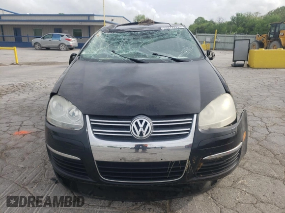 2010 Volkswagen Jetta SE with VIN 3VWRX7AJ8AM008166, listed as a Copart auction lot 53916215 with 211,197 mi miles and Clean title. Bid and sale history available at DreamBid. Image 5.