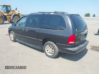 1998 Dodge Caravan LE z VIN 1B4GP54L6WB510102, wystawiony jako IAAI lot #42477633 z przebiegiem Nie podano mil oraz . Historia ofert i sprzedaży dostępna na DreamBid. Obrazek 3.