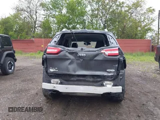 2016 Jeep Cherokee Latitude z VIN 1C4PJMCS1GW154188, wystawiony jako IAAI lot #42318317 z przebiegiem 189 347 mil mil oraz . Historia ofert i sprzedaży dostępna na DreamBid. Obrazek 16.