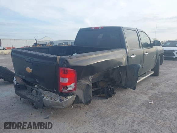 2013 Chevrolet Silverado 1500 LT with VIN 3GCPCSE00DG141940, listed as a IAAI auction lot 41882612 with Not Provided miles. Bid and sale history available at carsss.com. Image 4.