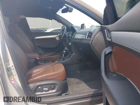 2016 Audi Q3 Premium Plus z VIN WA1EFCFS3GR002758, wystawiony jako IAAI lot #42262429 z przebiegiem 134 850 mil mil oraz . Historia ofert i sprzedaży dostępna na DreamBid. Obrazek 5.