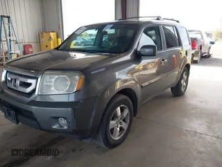 2009 Honda Pilot EX with VIN 5FNYF48419B021891, listed as a IAAI auction lot 42241327 with 178,926 mi miles and . Bid and sale history available at DreamBid. Image 2.