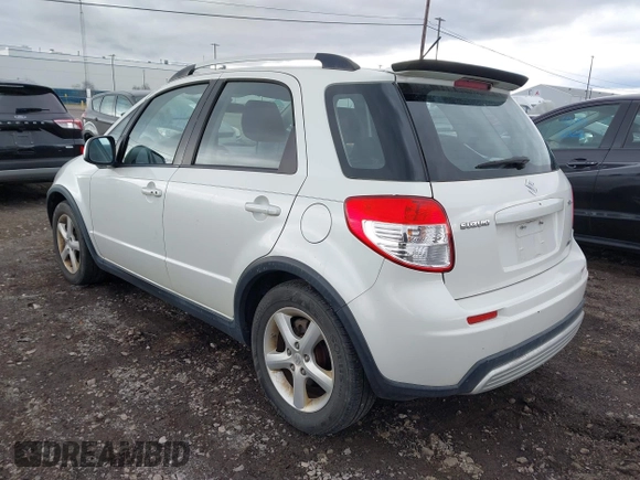 2008 Suzuki SX4 with VIN JS2YB417185102170, listed as a IAAI auction lot 42005896 with 131,810 mi miles. Bid and sale history available at carsss.com. Image 3.