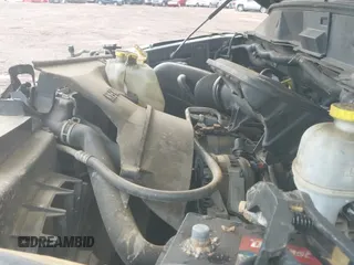 2008 Dodge 1500 ST z VIN 1D7HA18K48J206090, wystawiony jako IAAI lot #42939566 z przebiegiem 178 674 mil mil oraz . Historia ofert i sprzedaży dostępna na DreamBid. Obrazek 12.