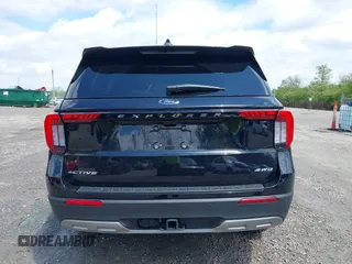 2025 Ford Explorer Active z VIN 1FMUK8DH8SGB17695, wystawiony jako IAAI lot #42198872 z przebiegiem 2 795 mil mil oraz . Historia ofert i sprzedaży dostępna na DreamBid. Obrazek 17.